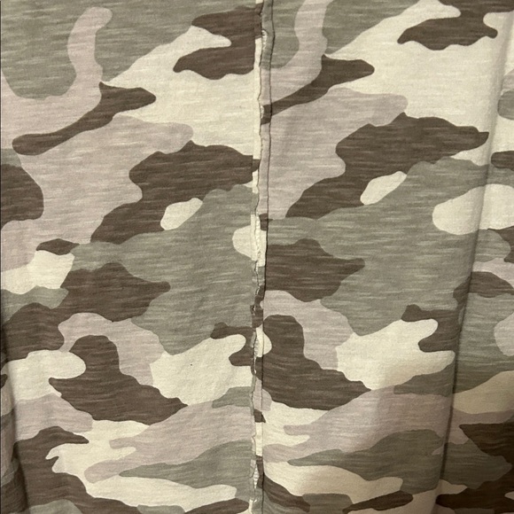 Aerie woman’s oversized! Short Sleeve Camo Tee - Green and grey. XXS. NWT - Picture 7 of 10